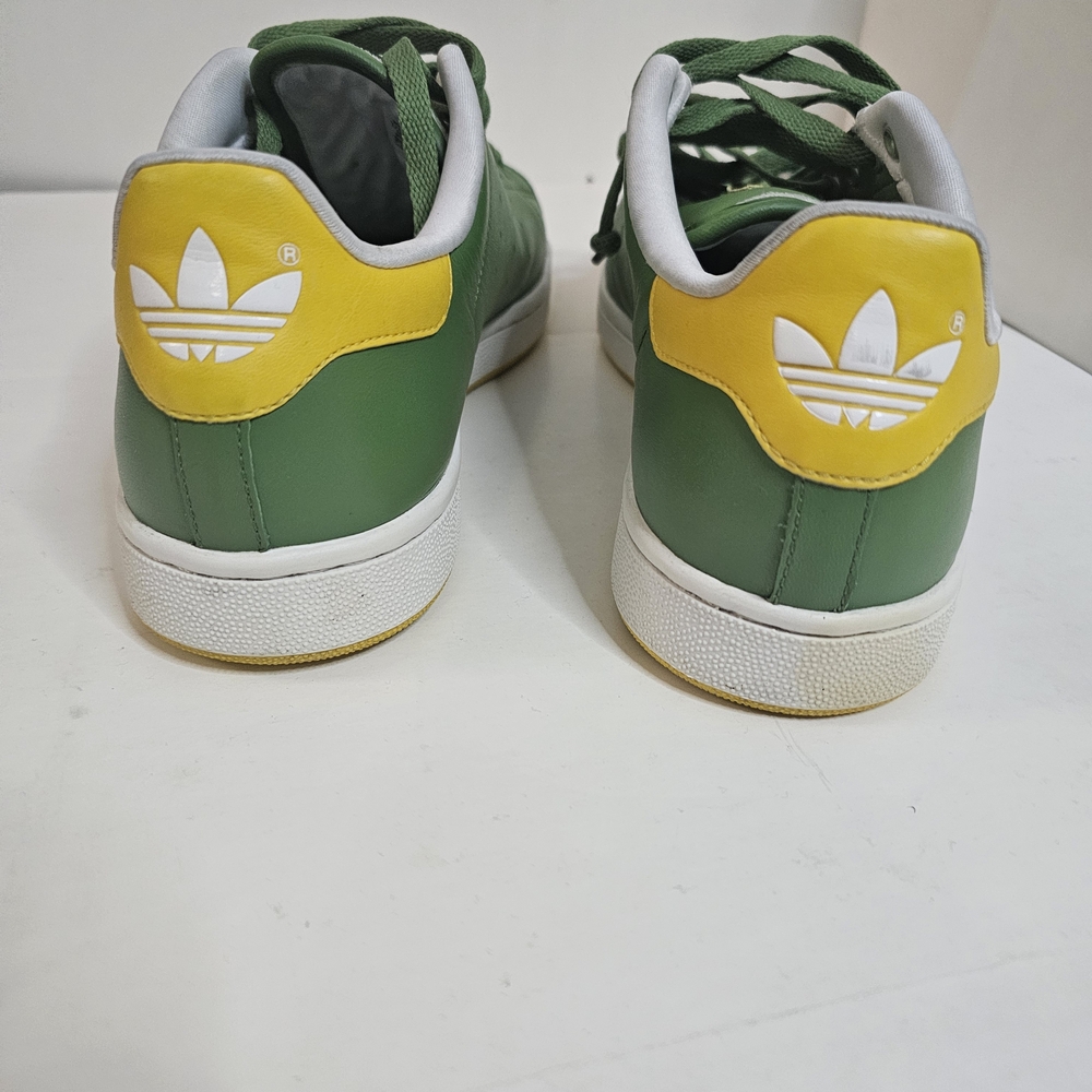 RARE Adidas Green Sneakers - Picture 2 of 9